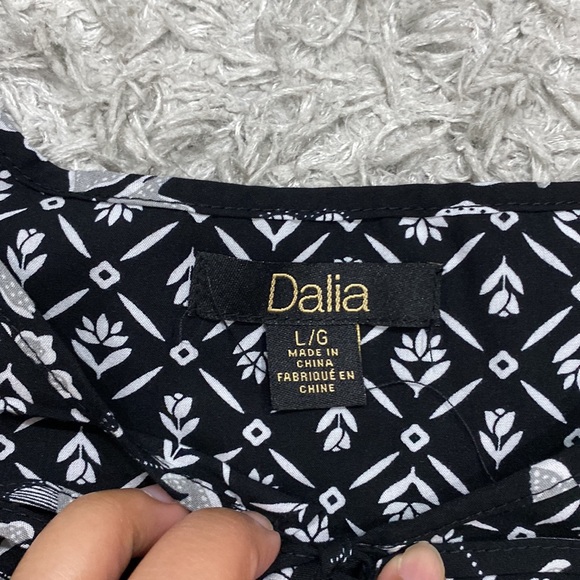 Dahlia Floral Flowy Top - Picture 2 of 6